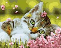 Котёнок в красивых цветах