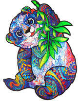 Панда с бамбуком