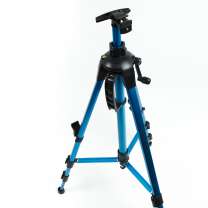 Без бренда «Мольберт металлический тренога складной, усиленный, синий в чехле с уровнем, компасом и ручкой, регулируемый» в Краснодаре
